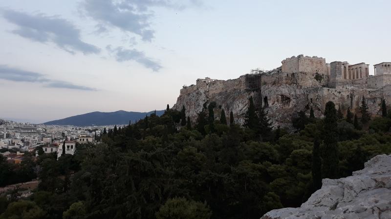 Pierduti langa Acropole