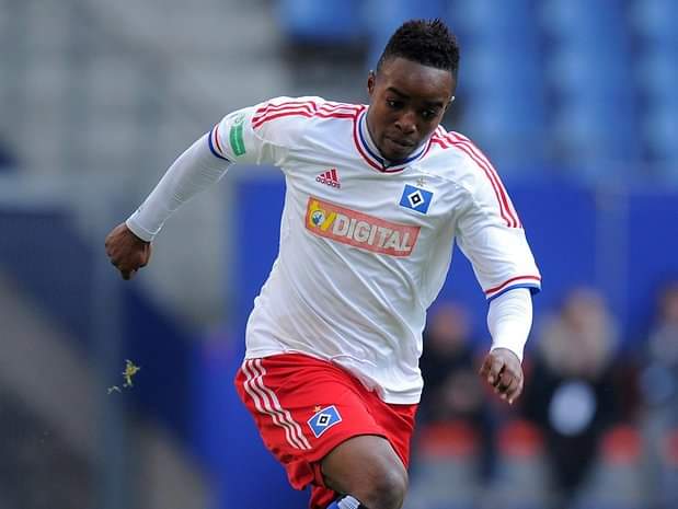 Universitatea Craiova a anuntat, luni seara, transferul atacantului german Reagy Ofosu de la FC Botosani.