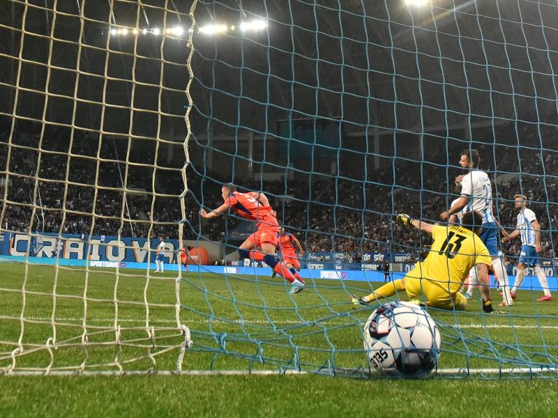 FCsB castiga la Craiova prin golul lui Mamut