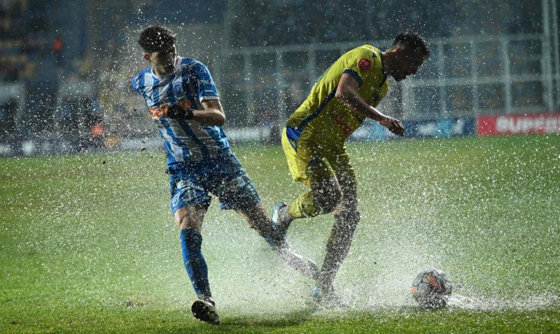 Petrolul Ploiești - Universitatea Craiova, 1-1. Egal pe un teren mocirlos și vreme câinoasă