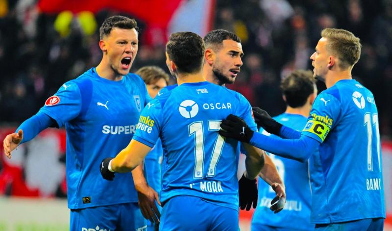 Universitatea Craiova câștigă la limită cu Metaloglobus și rămâne la conducerea clasamentului în Liga 1